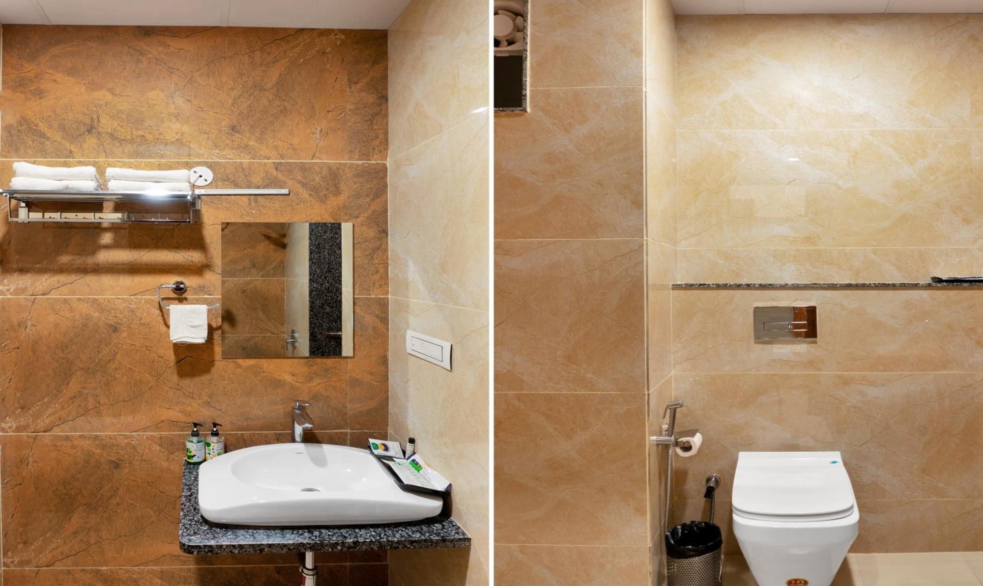 Treebo Premium Royal Amar With Mountain View, 2 Km From Pushkar Lake Exterior photo