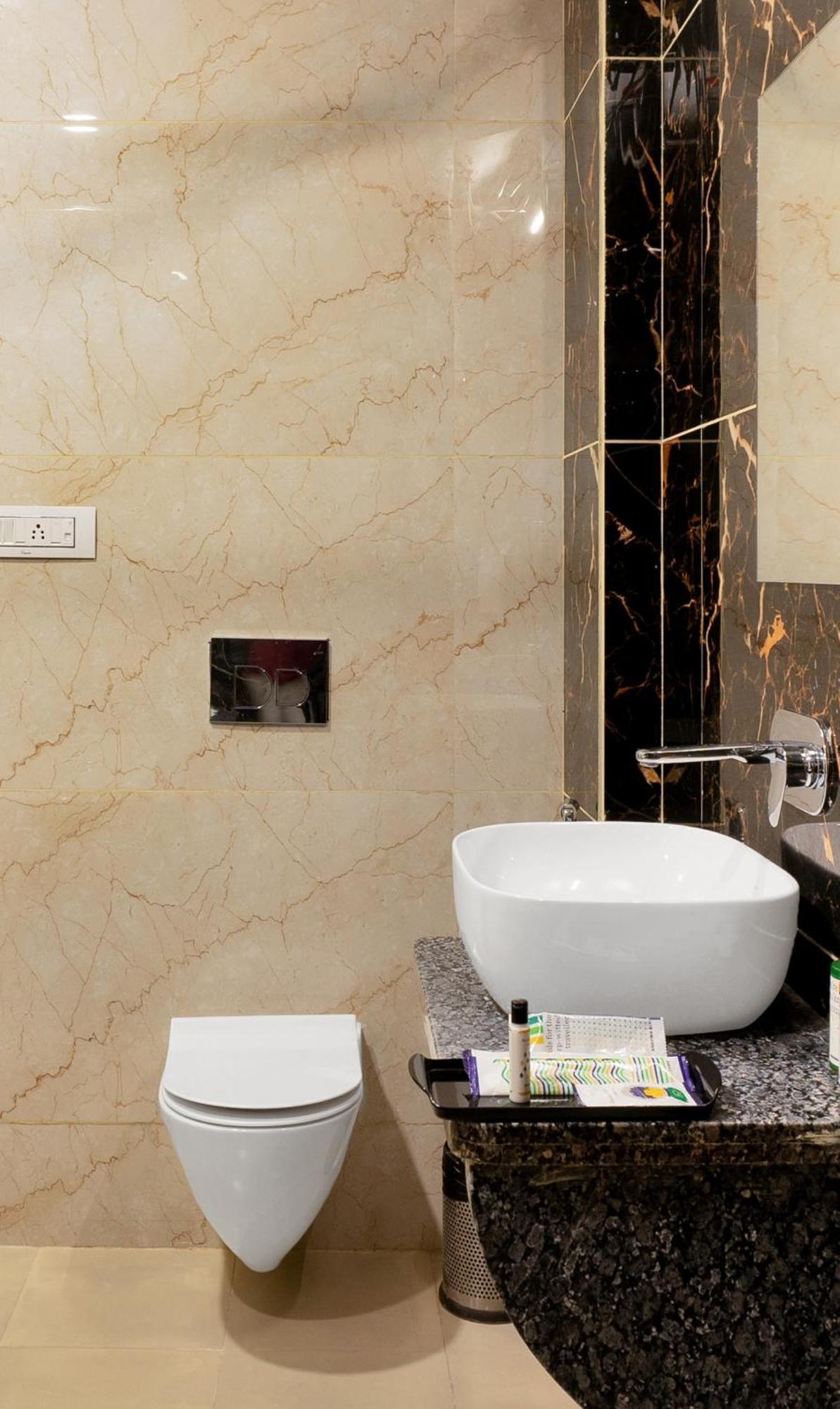 Treebo Premium Royal Amar With Mountain View, 2 Km From Pushkar Lake Exterior photo